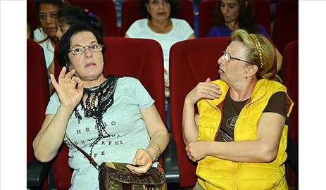 İzmir’de “engelsiz” sinema keyfi