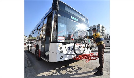 “Bisikletle otobüs yolculuğu” başladı