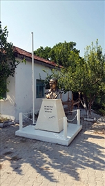 Köylere “Atatürk” büstü