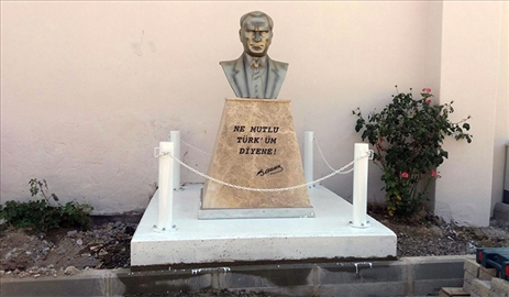 Köylere “Atatürk” büstü