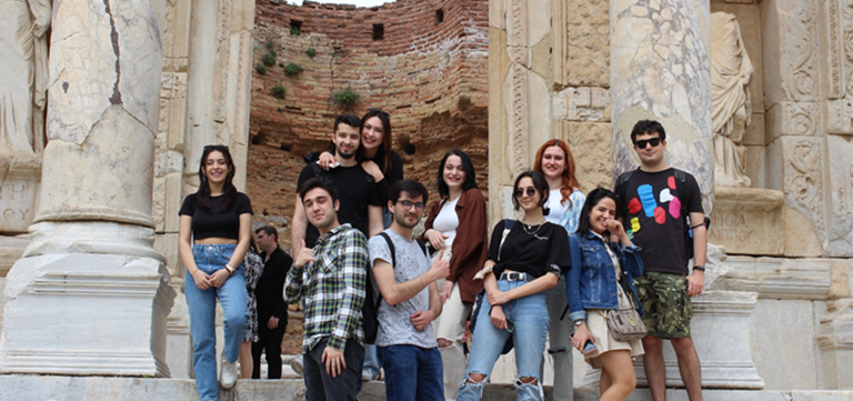  Gençler İzmir'i geziyor projesi fotoğrafı
