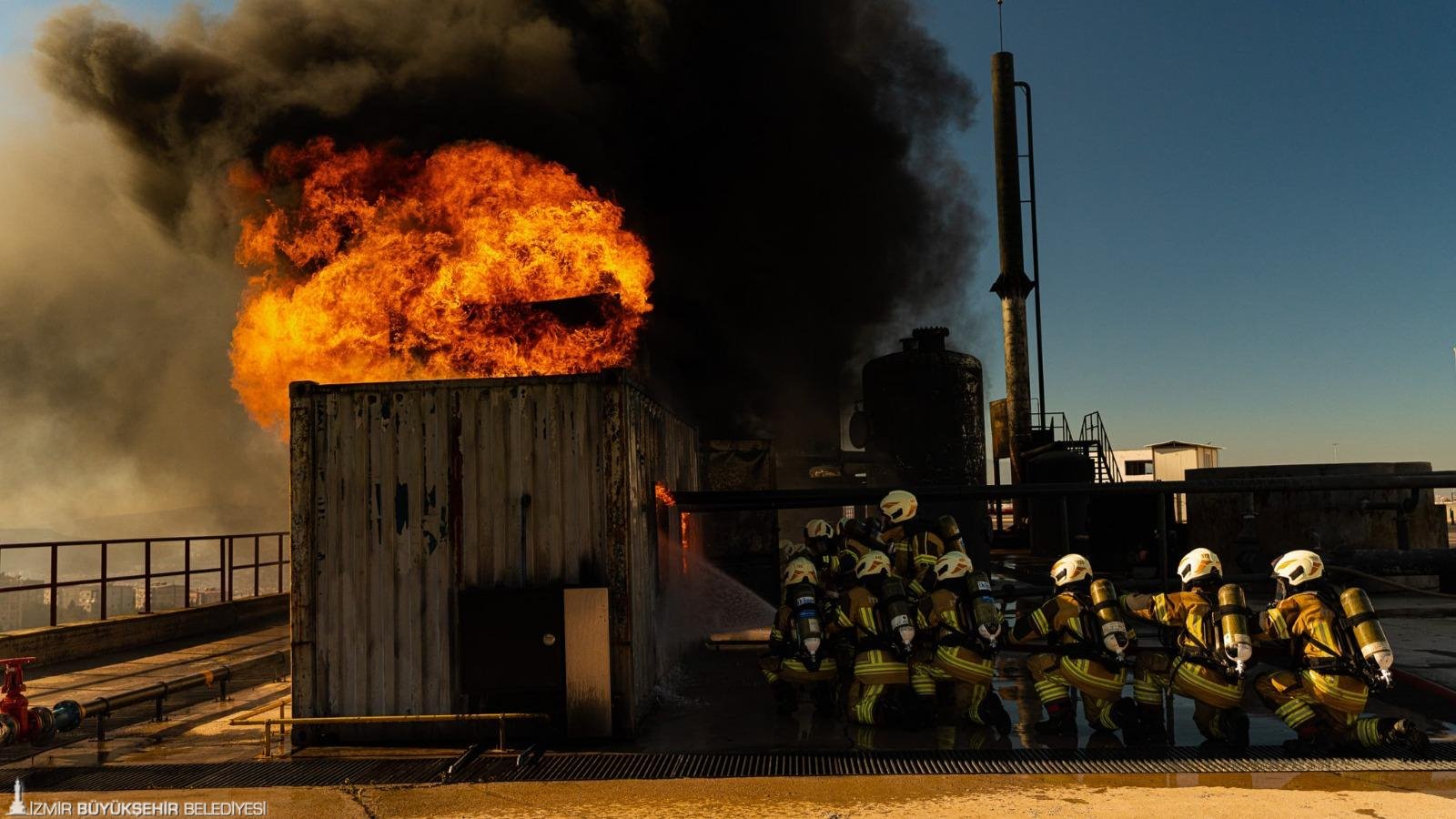 İzmir İtfaiyesi’nin verdiği eğitimler hayat kurtarıyor