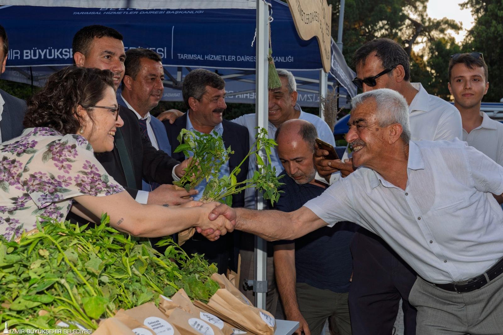 İzmir’de balkon ve bahçe festivali başladı