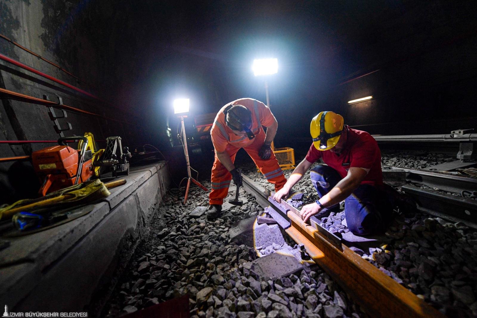 Metro raylarında değişim zamanı