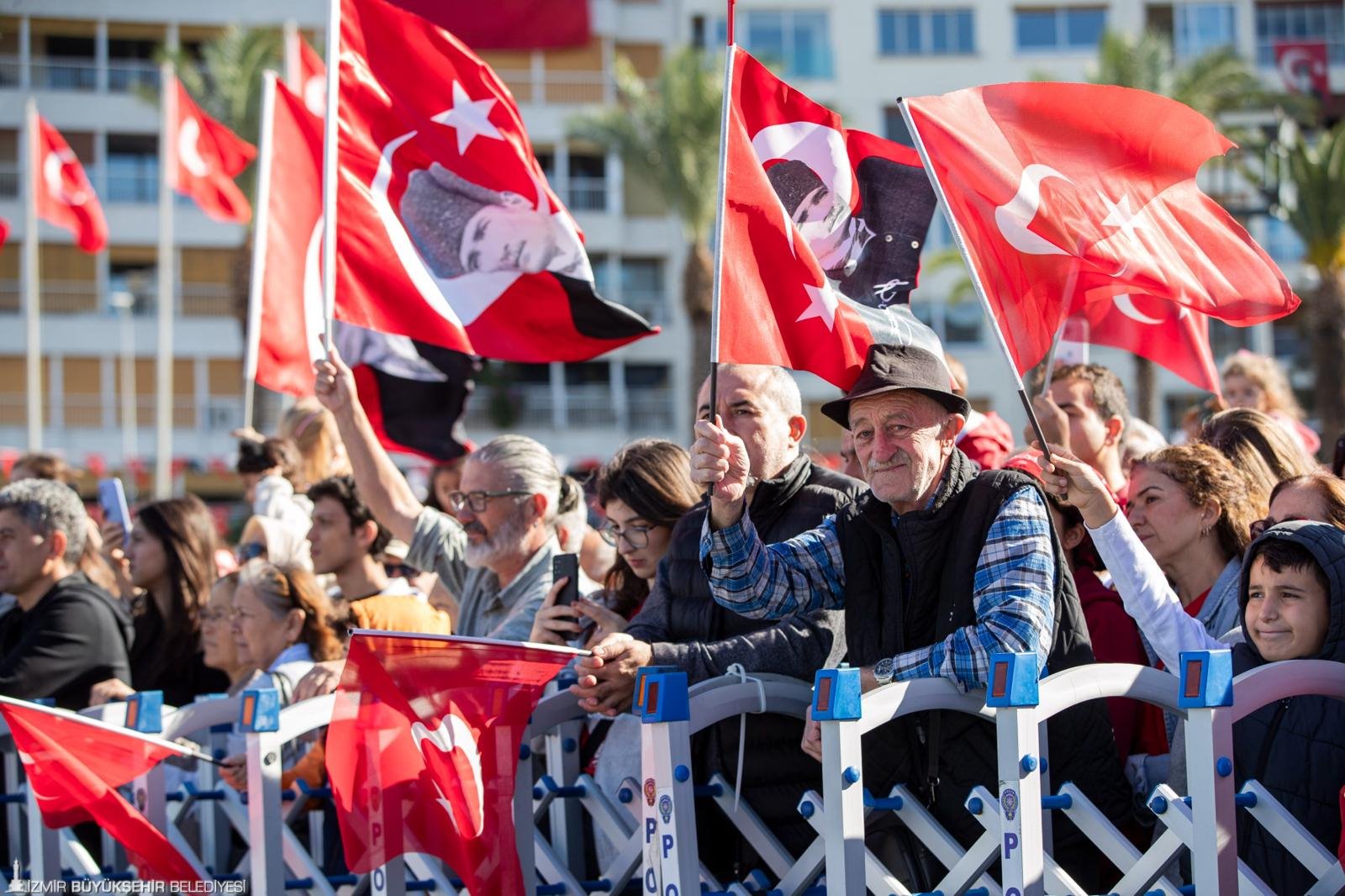 Cumhuriyet Bayramı coşkusu İzmir’e yayılacak