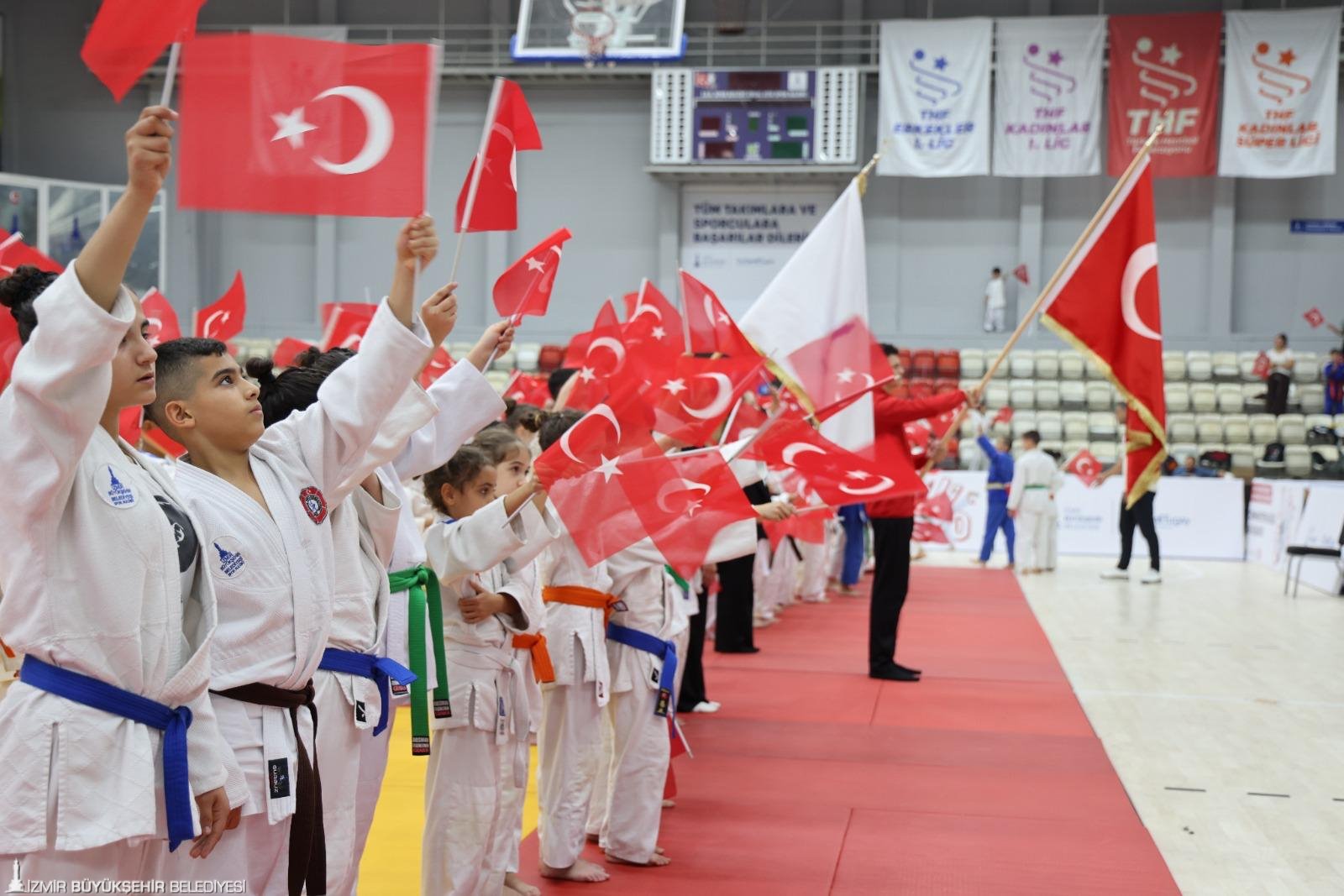 Tatami ve minderde Cumhuriyet coşkusu