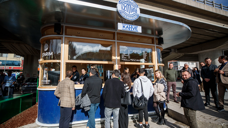 İzmirli Kahve’nin ikinci şubesi Bornova’da açıldı