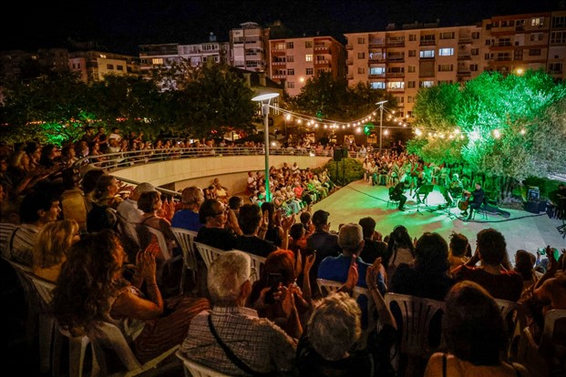 Dünyaca ünlü Macar gruptan unutulmaz gece