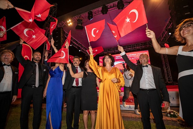 Haberler | Kurtuluşun 98. yıldönümü resepsiyon ile kutlandı Başkan Tunç Soyer: 9 Eylül bir halkın özgürlük hikayesidir