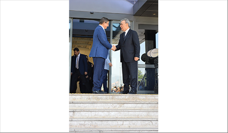 Başbakan Davutoğlu, Başkan Kocaoğlu’nu ziyaret etti