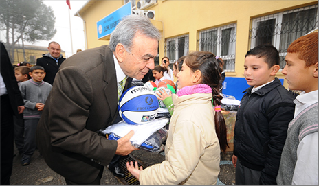 Büyükşehir’den devlet okullarına 1.5 milyon liralık “spor desteği” geliyor