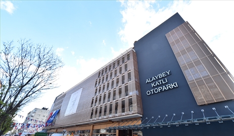 Alaybey’in 7 katlı otoparkı açıldı 